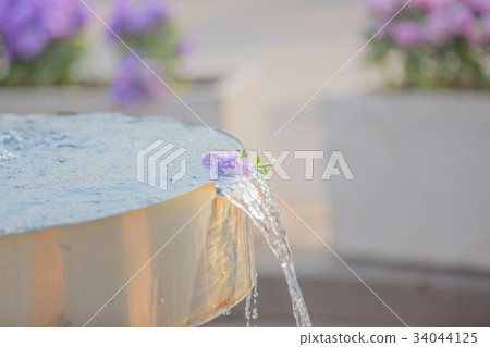 鮮花和水 34044125