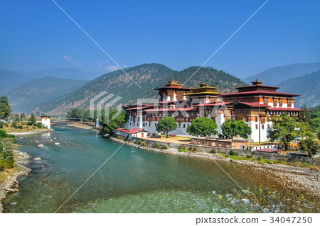 Punakha Dzong Monastery and Mo Chhu river, Bhutan 34047250