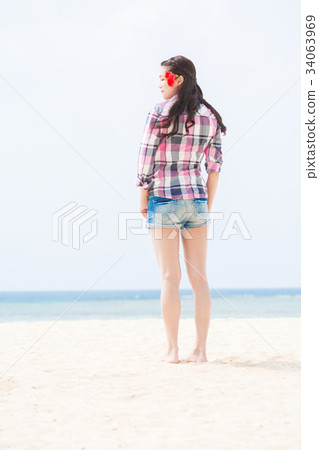 年輕的女士旅行 年輕的女士旅行 34063969