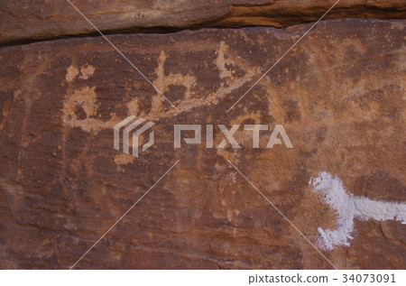 岩畫在撒哈拉大沙漠 岩畫在撒哈拉大沙漠 34073091
