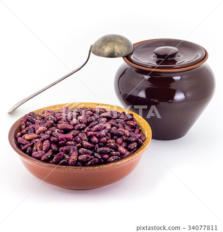 The composition of the Red beans in a clay pial The composition of the Red beans in a clay pial 34077811