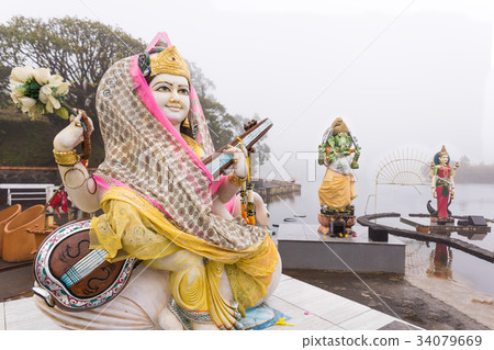 Hindu statues in the mist Hindu statues in the mist 34079669