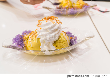 Durian and whip cream Ice Cream Durian and whip cream Ice Cream 34081346