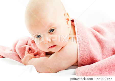 baby girl im towel 34090567