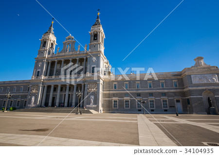 Santa Maria la Real de La Almudena Cathedral  Santa Maria la Real de La Almudena Cathedral  34104935