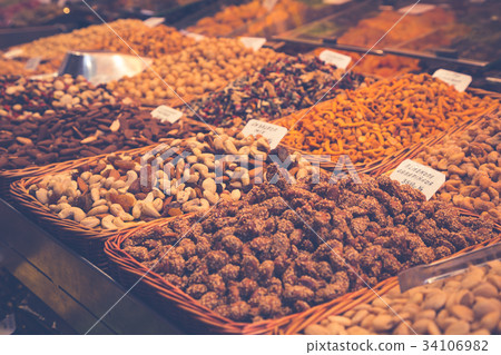 Fruits and vegetables stall in La Boqueria, 34106982
