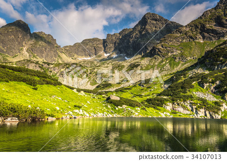 View of the Gasienicowa valley and Zielony Staw  34107013