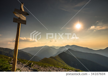 Sign of the trails in the mountains of the Tatras 34107604