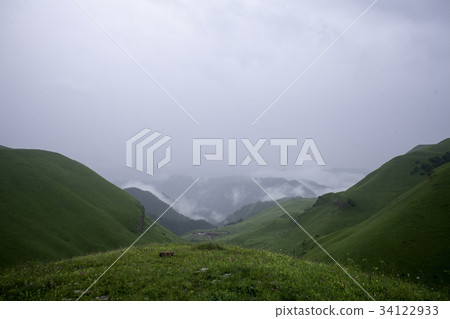Mountain range landscape 34122933