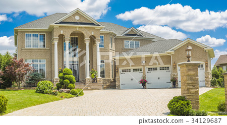 Custom built luxury house in the suburbs of 34129687