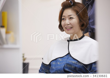 Mother, Mother and Daughter Date, Beauty Salon Mother, Mother and Daughter Date, Beauty Salon 34130681