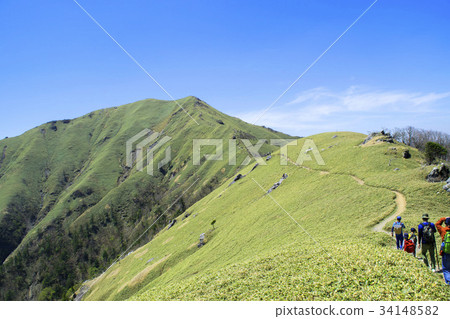 Kenzan Jiro mountain climbing 34148582