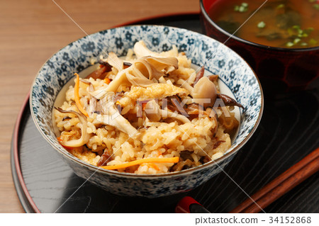 蘑菇飯煮熟 34152868