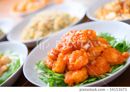 Chinese cuisine  34153073