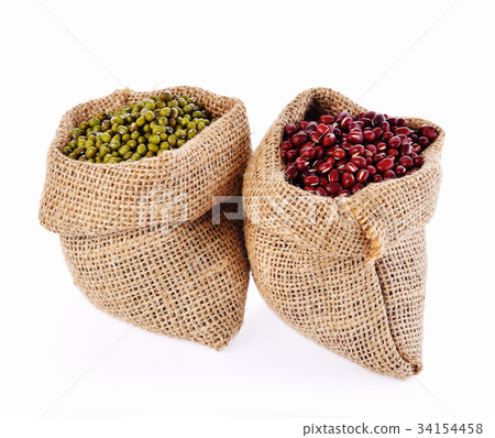 Green beans, red beans on white background Green beans, red beans on white background 34154458