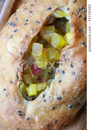 French bread with plenty of sweet potatoes Sweet potato hard bread 34156985
