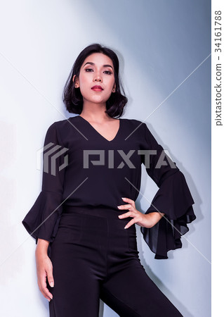 Young beautiful woman portrait Young beautiful woman portrait 34161788