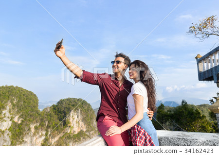 Young Couple Mountain View Point Happy Smiling Man Young Couple Mountain View Point Happy Smiling Man 34162423