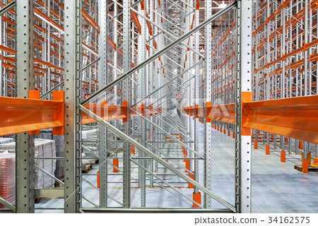 A modern warehouse 34162575