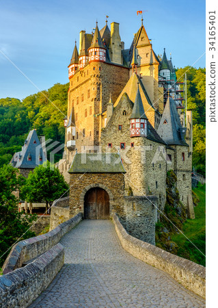 圖庫照片: burg eltz castle in rhineland-palatinate, germany.