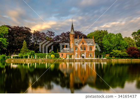 Bruges cityscape with Minnewater lake 34165437