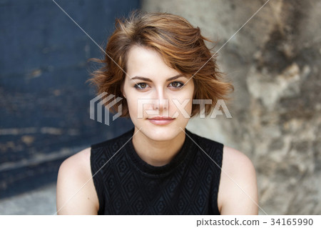 Beautiful young girl Beautiful young girl 34165990