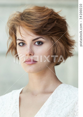 Portrait of beautiful young girl Portrait of beautiful young girl 34166010