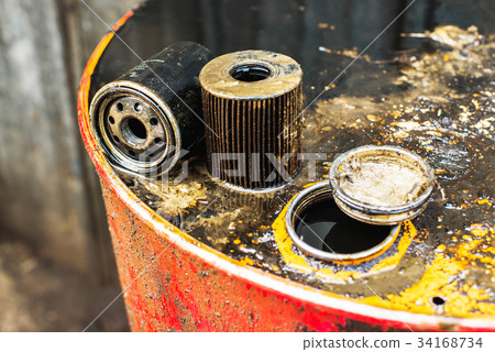 Used oil filters for low depth of field 34168734