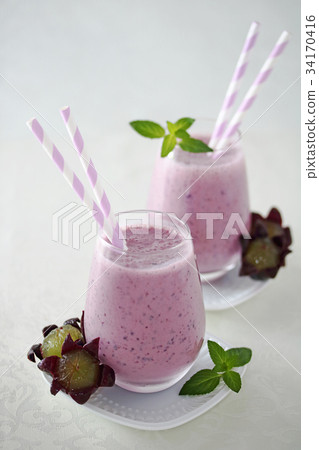 Peone and yogurt smoothie Peone and yogurt smoothie 34170416