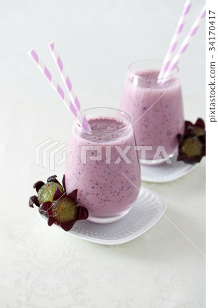 Peone and yogurt smoothie Peone and yogurt smoothie 34170417