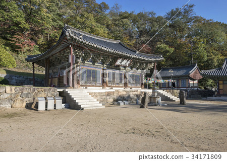 Anseong Cheongryongsa Daeungjeon (Treasure 824), Cheongyongsa Temple, Anseong-si, Gyeonggi-do 34171809