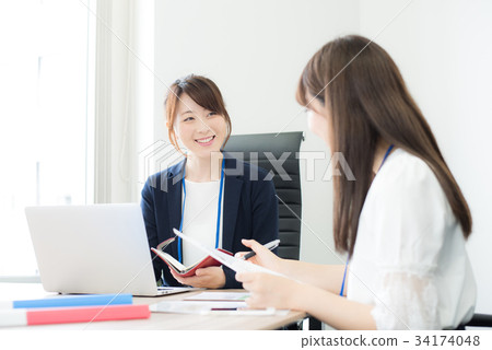 商務休閒女性 商務休閒女性 34174048