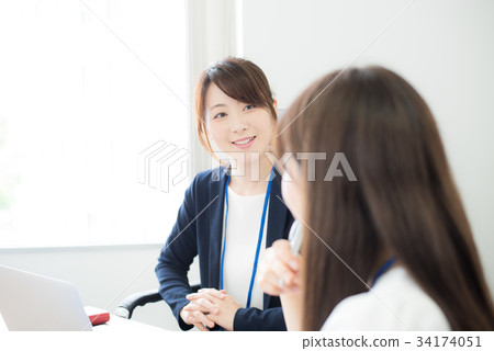 商務休閒女性 34174051