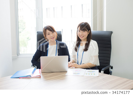 Business casual women Business casual women 34174177