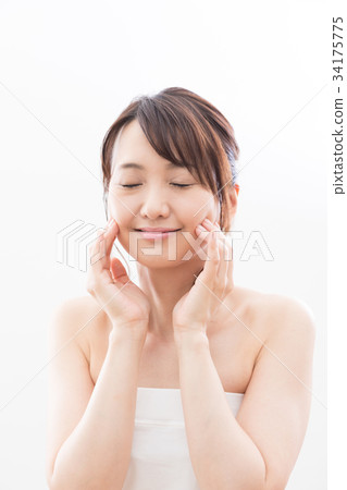 Beauty woman skincare beauty young woman Beauty woman skincare beauty young woman 34175775