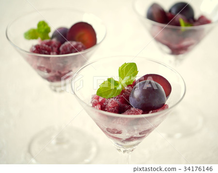 Grape Granite with Kyoho (Horizontal Position Up) 34176146