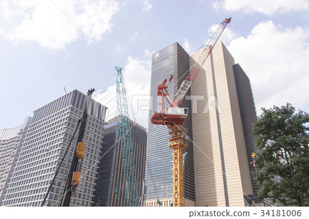 Under construction in Marunouchi Under construction in Marunouchi 34181006