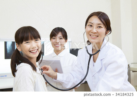 Photo of doctor's office in hospital _ doctor _ nurse _ girl 34184325