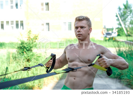 Male athlete is an excellent training, fresh air 34185193