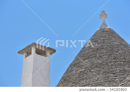 Trulli stone houses of Alberobello. Puglia, Italy 34185903