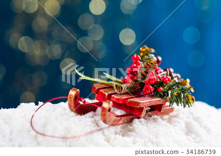 Decorative sleigh. 34186739