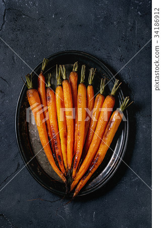Roasted young carrot Roasted young carrot 34186912