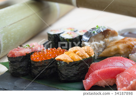 Sushi  34187898
