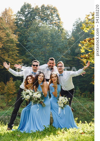 Groomsmen and bridesmaids 34188220