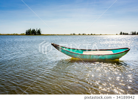The boat in the river. HDR The boat in the river. HDR 34189942