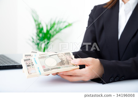 女性商人OL商業形象投資一壘錢貨幣豐富的一面商業金融形象 女性商人OL商業形象投資一壘錢貨幣豐富的一面商業金融形象 34196008