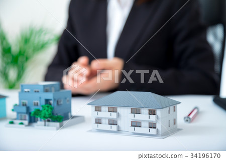 房地產獨戶住宅小型房產稅房地產投資諮詢免稅大廈或房子 房地產獨戶住宅小型房產稅房地產投資諮詢免稅大廈或房子 34196170