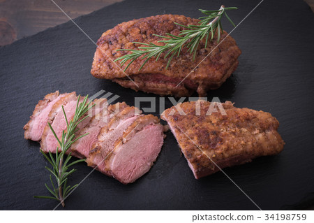 roasted duck breast 34198759
