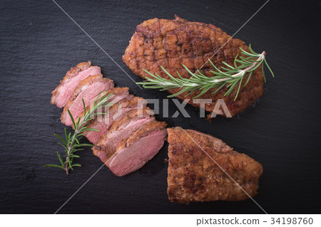 roasted duck breast 34198760