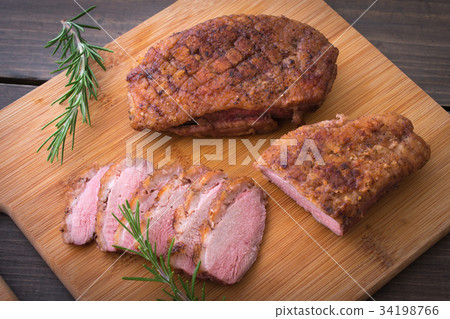 roasted duck breast 34198766